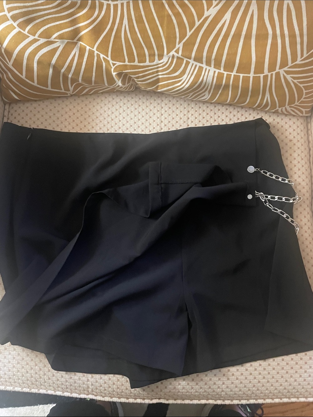 NWT Cider Black Mini SKORT with Silver Chain Detail - Picture 2 of 5